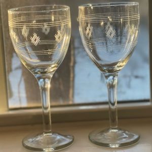 Set of 2 vintage rare cross cross and bands water goblets. Perfect condition.